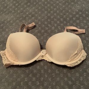 VS Nude Lacy Bra